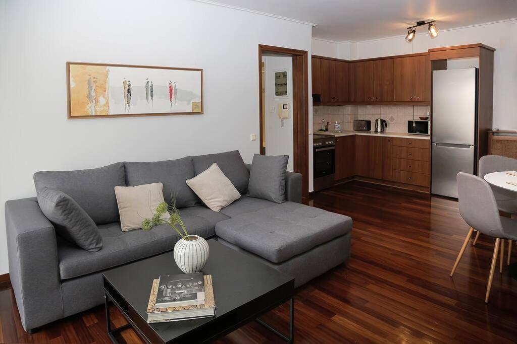 Charming Apartment Near Center 아테네 외부 사진