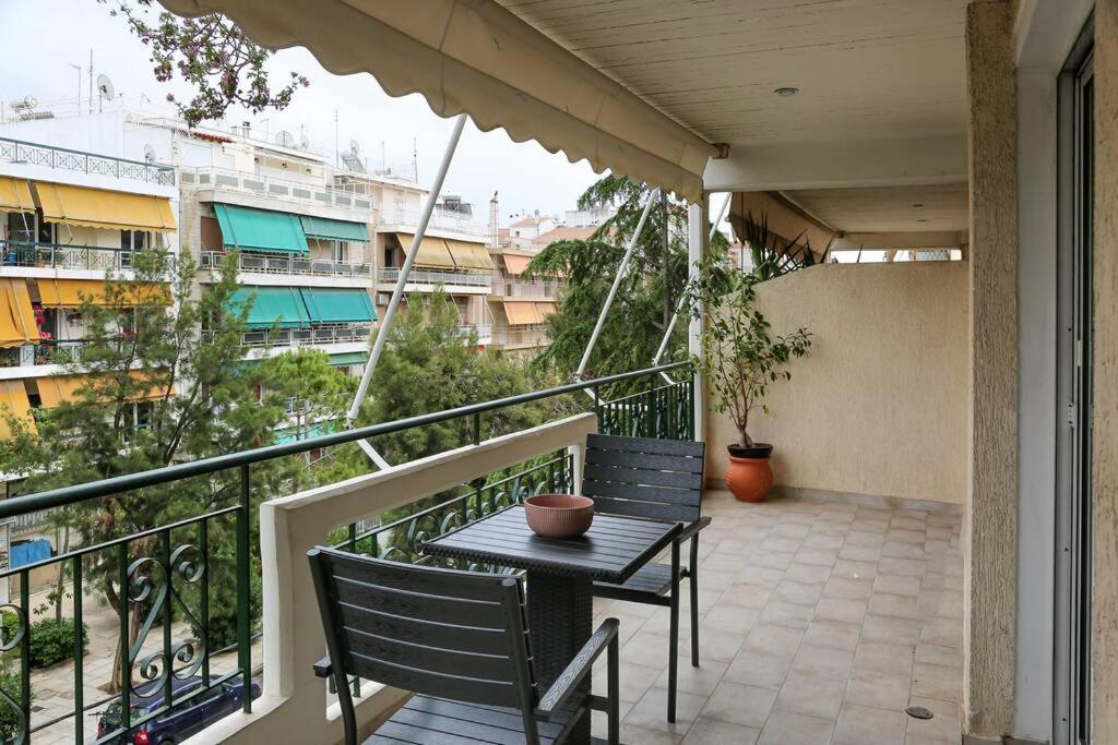 Charming Apartment Near Center 아테네 외부 사진